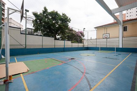 Apartamento à venda com 96m², 3 quartos e 2 vagas Apartamento à venda com 96m², 3 quartos e 2 vagasÁrea comum - Quadra esportiva