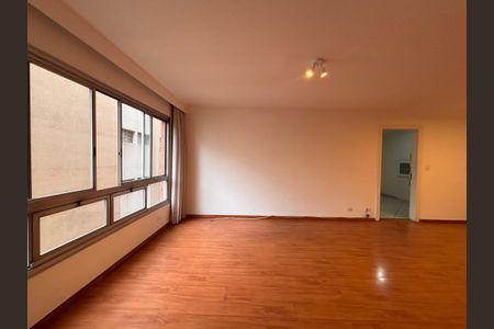 Apartamento para alugar com 3 quartos, 136m² em Cerqueira César, São Paulo