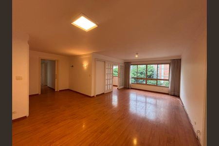 Apartamento para alugar com 3 quartos, 136m² em Cerqueira César, São Paulo