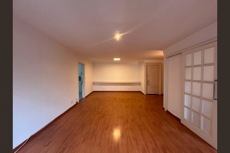 Apartamento para alugar com 136m², 3 quartos e 2 vagas