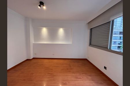 Apartamento para alugar com 3 quartos, 136m² em Cerqueira César, São Paulo