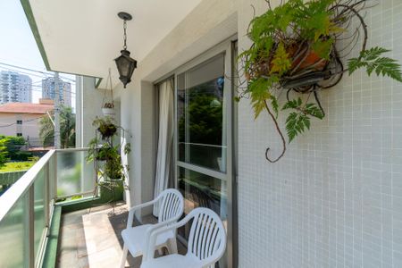 Apartamento à venda com 130m², 3 quartos e 2 vagasVaranda 