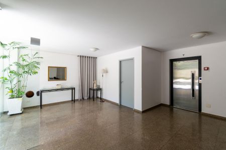 Apartamento à venda com 130m², 3 quartos e 2 vagasHall social