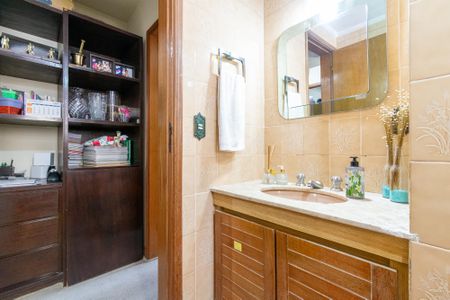 Apartamento à venda com 130m², 3 quartos e 2 vagasBanheiro Social