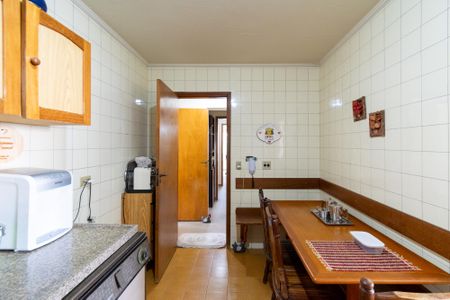 Apartamento à venda com 130m², 3 quartos e 2 vagasCozinha