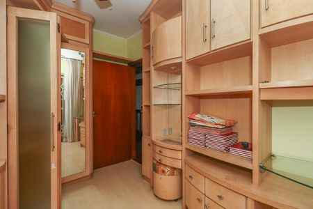 Casa à venda com 255m², 3 quartos e 4 vagasQuarto 2