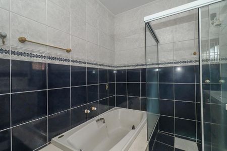 Casa à venda com 255m², 3 quartos e 4 vagasBanheiro da Suíte