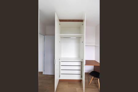 Apartamento para alugar com 44m², 2 quartos e 1 vagaQuarto 01 - Armário