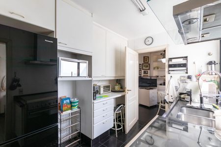 Apartamento para alugar com 360m², 4 quartos e 3 vagas Apartamento para alugar com 360m², 4 quartos e 3 vagasCozinha