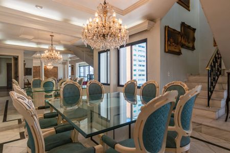 Apartamento para alugar com 360m², 4 quartos e 3 vagas Apartamento para alugar com 360m², 4 quartos e 3 vagasSala