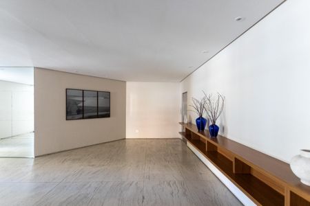 Apartamento para alugar com 360m², 4 quartos e 3 vagas Apartamento para alugar com 360m², 4 quartos e 3 vagasHall de entrada
