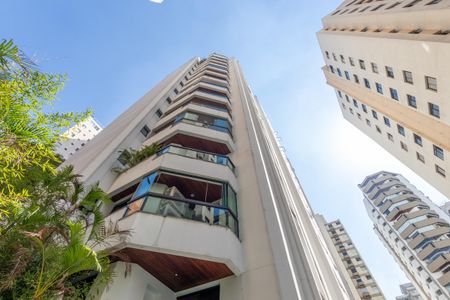 Apartamento para alugar com 360m², 4 quartos e 3 vagas Apartamento para alugar com 360m², 4 quartos e 3 vagasFachada do Prédio