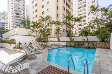 Apartamento para alugar com 360m², 4 quartos e 3 vagas Apartamento para alugar com 360m², 4 quartos e 3 vagasÁrea comum - Piscina
