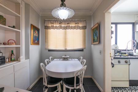 Apartamento para alugar com 360m², 4 quartos e 3 vagas Apartamento para alugar com 360m², 4 quartos e 3 vagasCopa