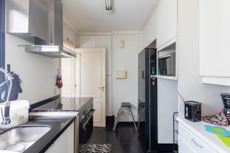 Apartamento para alugar com 360m², 4 quartos e 3 vagas Apartamento para alugar com 360m², 4 quartos e 3 vagasCozinha