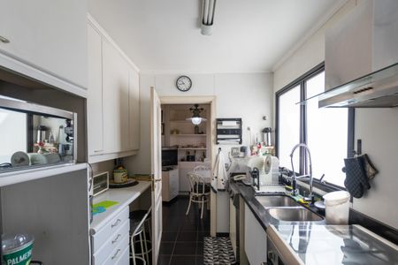 Apartamento para alugar com 360m², 4 quartos e 3 vagas Apartamento para alugar com 360m², 4 quartos e 3 vagasCozinha
