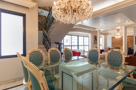 Apartamento para alugar com 360m², 4 quartos e 3 vagas Apartamento para alugar com 360m², 4 quartos e 3 vagasSala