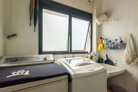 Apartamento para alugar com 360m², 4 quartos e 3 vagas Apartamento para alugar com 360m², 4 quartos e 3 vagasÁrea de Serviço