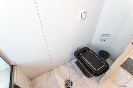 Apartamento para alugar com 360m², 4 quartos e 3 vagas Apartamento para alugar com 360m², 4 quartos e 3 vagasBanheiro