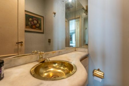 Apartamento para alugar com 360m², 4 quartos e 3 vagas Apartamento para alugar com 360m², 4 quartos e 3 vagasLavabo