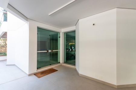 Apartamento para alugar com 360m², 4 quartos e 3 vagas Apartamento para alugar com 360m², 4 quartos e 3 vagasEntrada