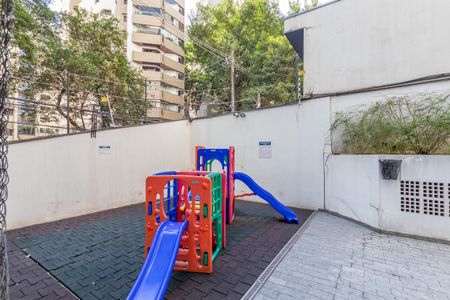Apartamento para alugar com 360m², 4 quartos e 3 vagas Apartamento para alugar com 360m², 4 quartos e 3 vagasÁrea comum - Playground