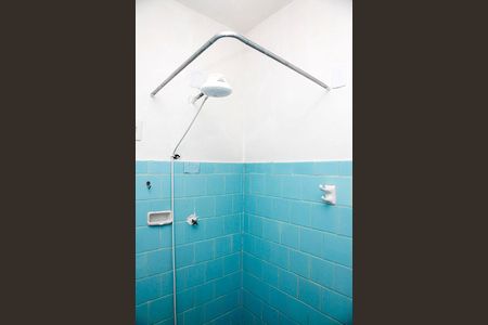 Banheiro de kitnet/studio para alugar com 1 quarto, 40m² em Farroupilha, Porto Alegre