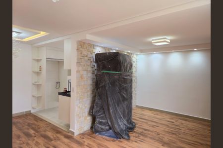 Sala  de casa de condomínio para alugar com 2 quartos, 98m² em Jardim Adriana, Guarulhos