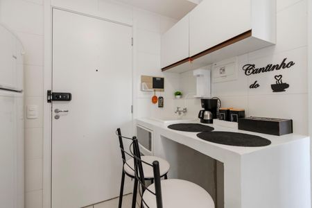 Cozinha de apartamento para alugar com 1 quarto, 30m² em Jardim Caravelas, São Paulo