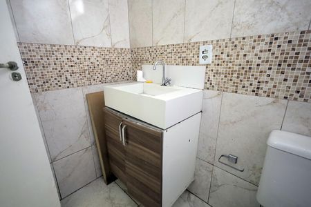 Apartamento para alugar com 51m², 2 quartos e 1 vaga Apartamento para alugar com 51m², 2 quartos e 1 vagaBanheiro