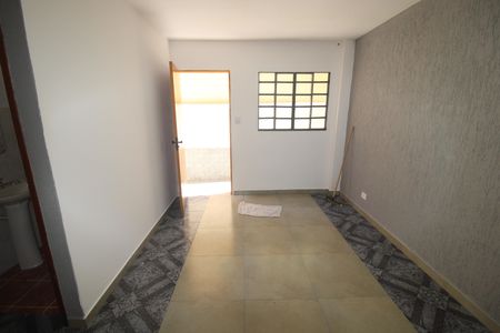 Casa para alugar com 90m², 2 quartos e sem vagaSala
