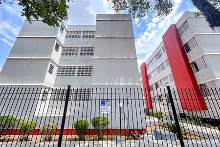 Apartamento para alugar com 67m², 2 quartos e 1 vagaFachada com Plaquinha