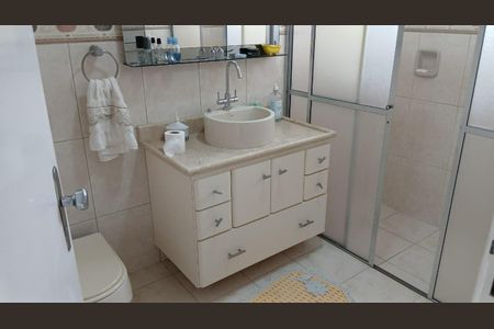 Casa à venda com 4 quartos, 240m² em Parque das Nações, Santo André