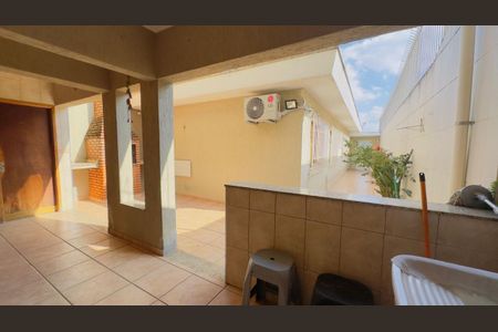 Casa à venda com 3 quartos, 127m² em Jardim Tremembe, São Paulo