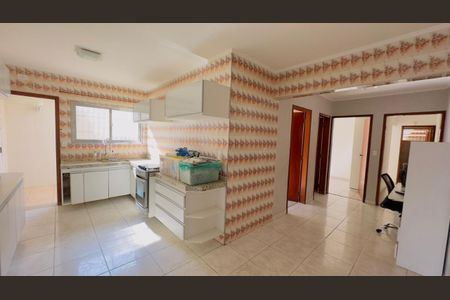 Casa à venda com 3 quartos, 127m² em Jardim Tremembe, São Paulo