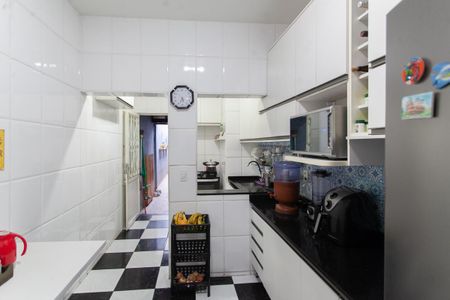 Casa à venda com 180m², 3 quartos e 2 vagasCozinha