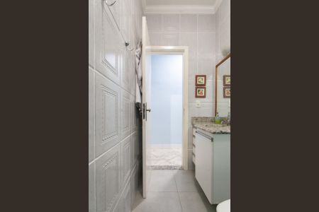 Casa à venda com 180m², 3 quartos e 2 vagasBanheiro Social