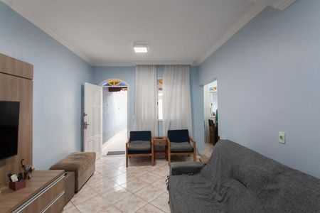 Casa à venda com 180m², 3 quartos e 2 vagasSala