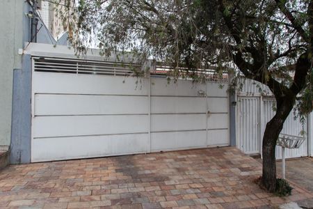 Casa à venda com 180m², 3 quartos e 2 vagasFachada