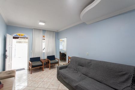 Casa à venda com 180m², 3 quartos e 2 vagasSala