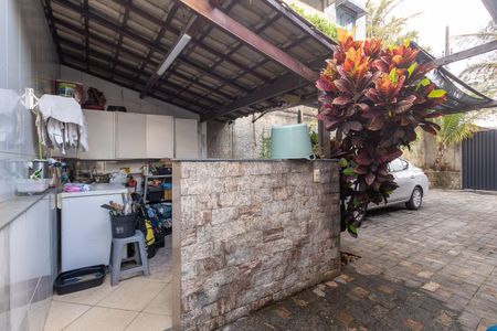 Casa à venda com 220m², 3 quartos e 3 vagasÁrea de Serviço