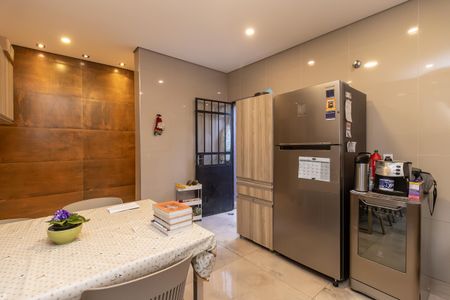 Casa à venda com 220m², 3 quartos e 3 vagasCozinha