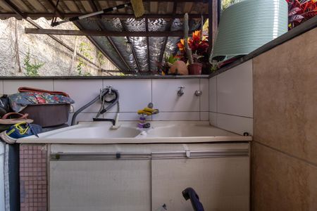 Casa à venda com 220m², 3 quartos e 3 vagasÁrea de Serviço