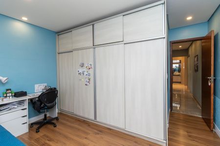 Casa à venda com 220m², 3 quartos e 3 vagasQuarto 2