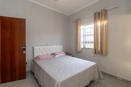 Casa à venda com 220m², 3 quartos e 3 vagasBanheiro da Suíte