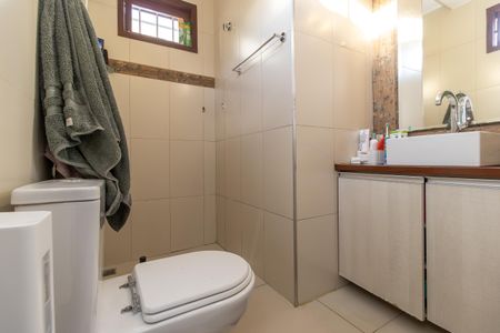 Casa à venda com 220m², 3 quartos e 3 vagasBanheiro da Suíte