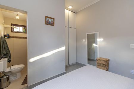 Casa à venda com 220m², 3 quartos e 3 vagasBanheiro da Suíte