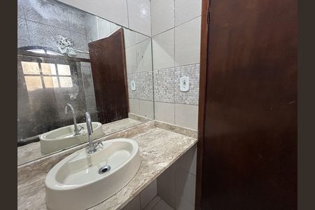 Casa para alugar com 130m², 4 quartos e sem vagaBanheiro 1