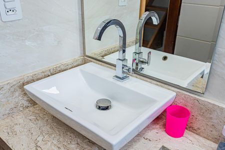 Casa à venda com 180m², 3 quartos e 4 vagasBanheiro