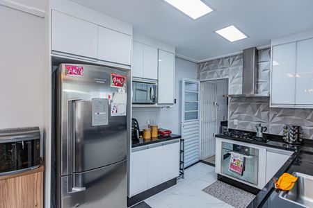 Casa à venda com 180m², 3 quartos e 4 vagasCozinha e copa